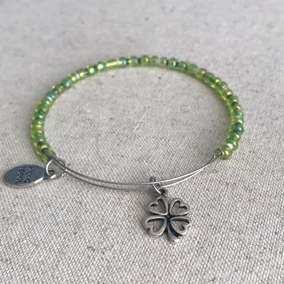 Shamrock expandable bracelet - Picture 1 of 5